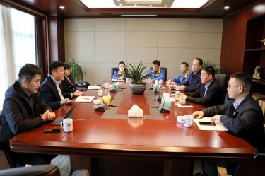 平湖市委常委、副市長戴振一行蒞臨景興紙業調研指導